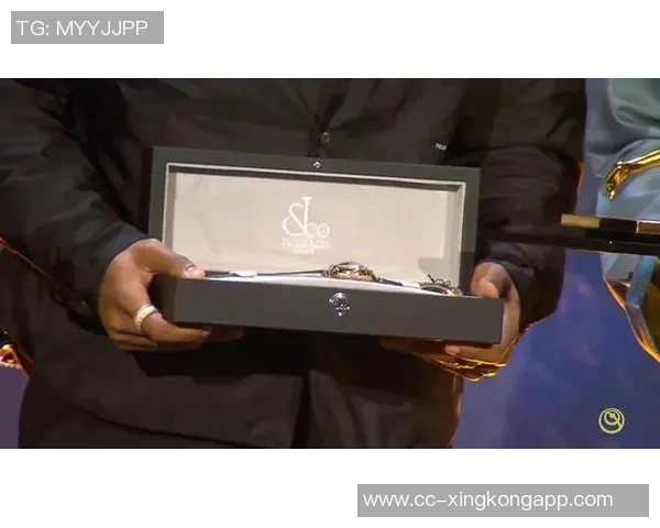 亚马尔荣膺西甲最佳U23球员实至名归的荣耀时刻